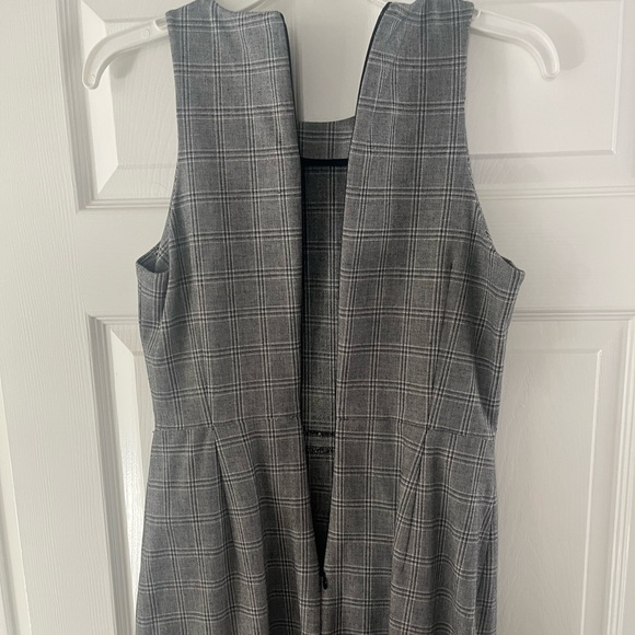 Elegant Banana Republic dress - Picture 3 of 6